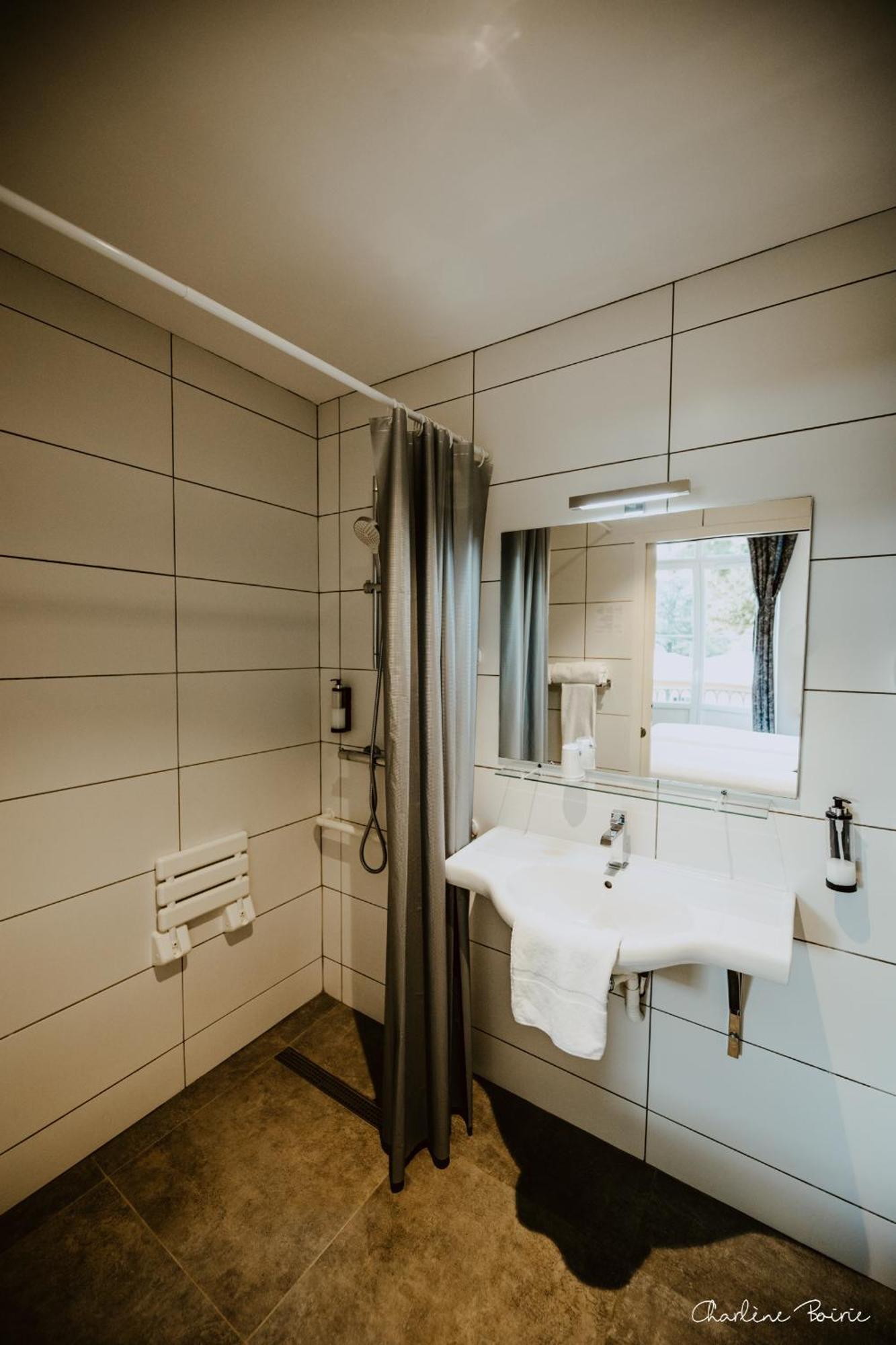 Grand Hotel Des Bains Vals-les-Bains Exterior photo